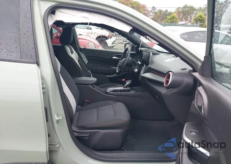 2024 Chevrolet Trax Fwd 1Rs из США, поврежденный, VIN KL77LGE27RC195953